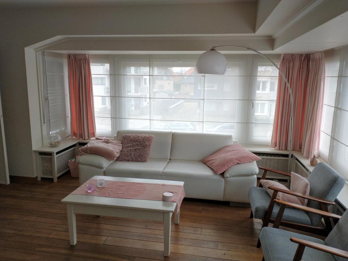 Zonnig Appartement Met 3 Slaapkamers En Gratis Parking Oostduinkerke-Bad Esterno foto
